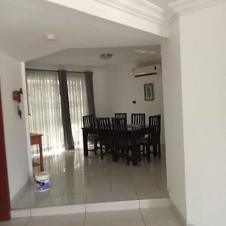 Apartamento Tricia'S Place - One Family At A Time Acra Exterior foto