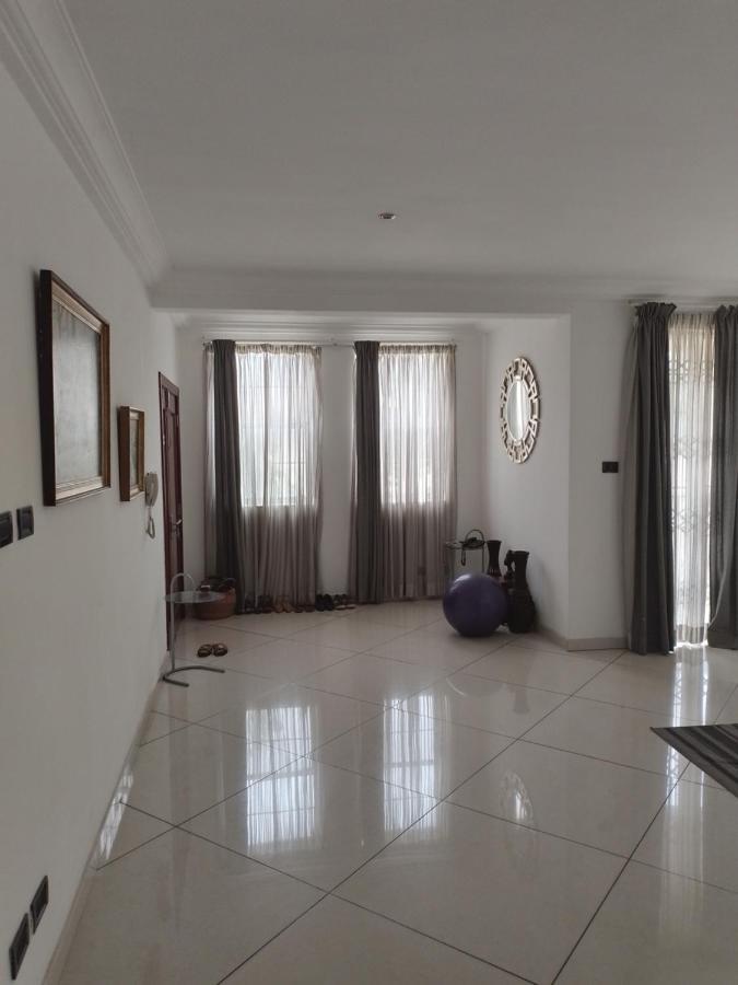 Apartamento Tricia'S Place - One Family At A Time Acra Exterior foto